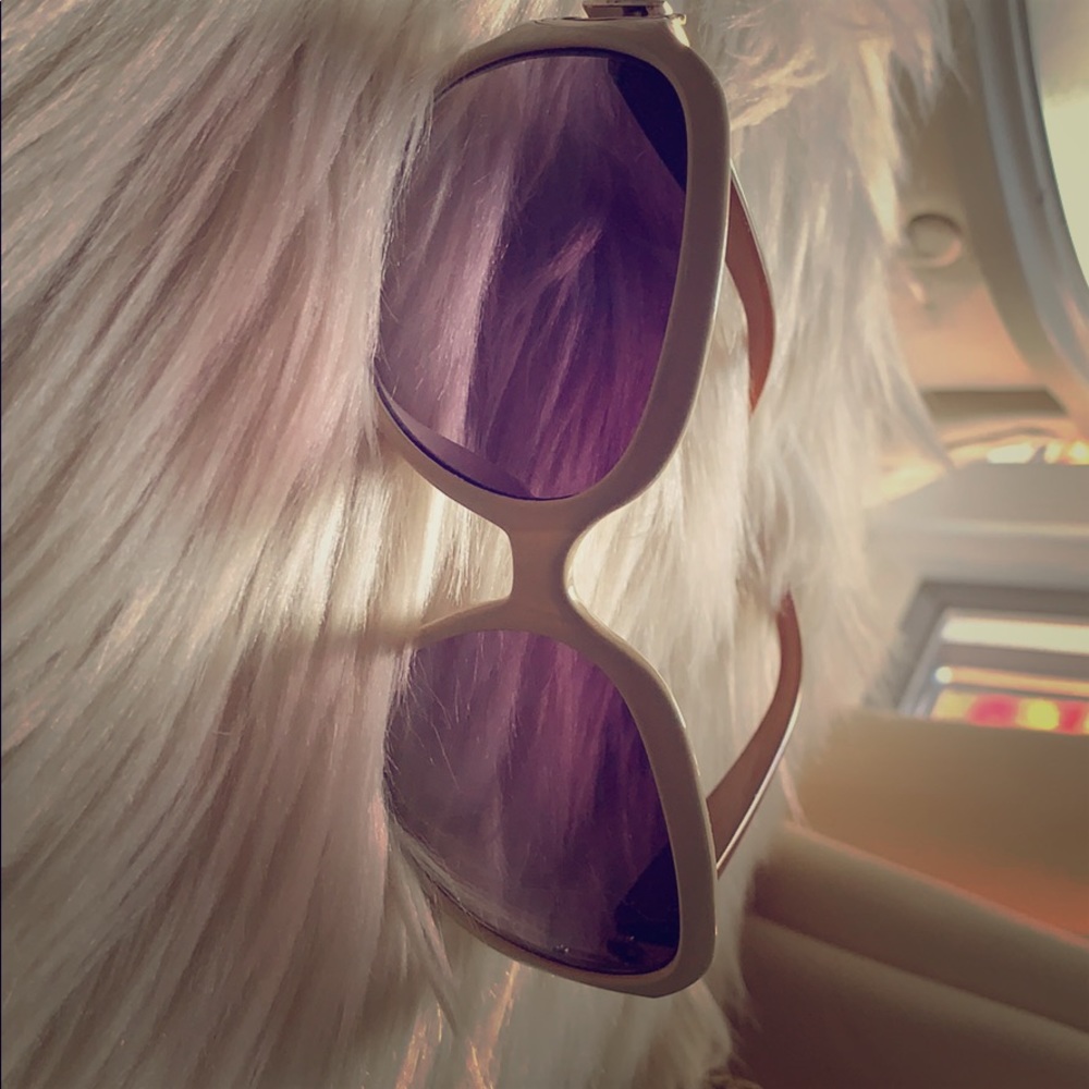 Oscar De La Renta sunglasses